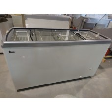 Морозильний лар з прямим склом JUKA M600P